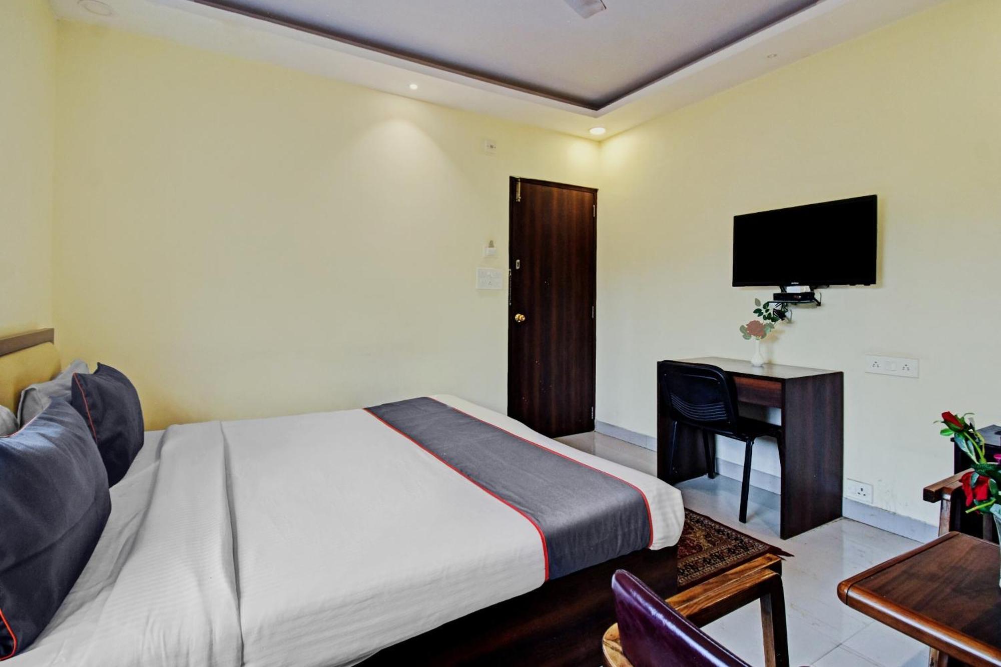 Collection O Motisarai Hotel Колката Екстериор снимка