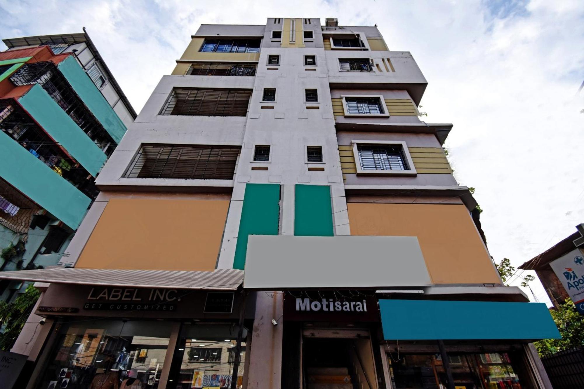 Collection O Motisarai Hotel Колката Екстериор снимка