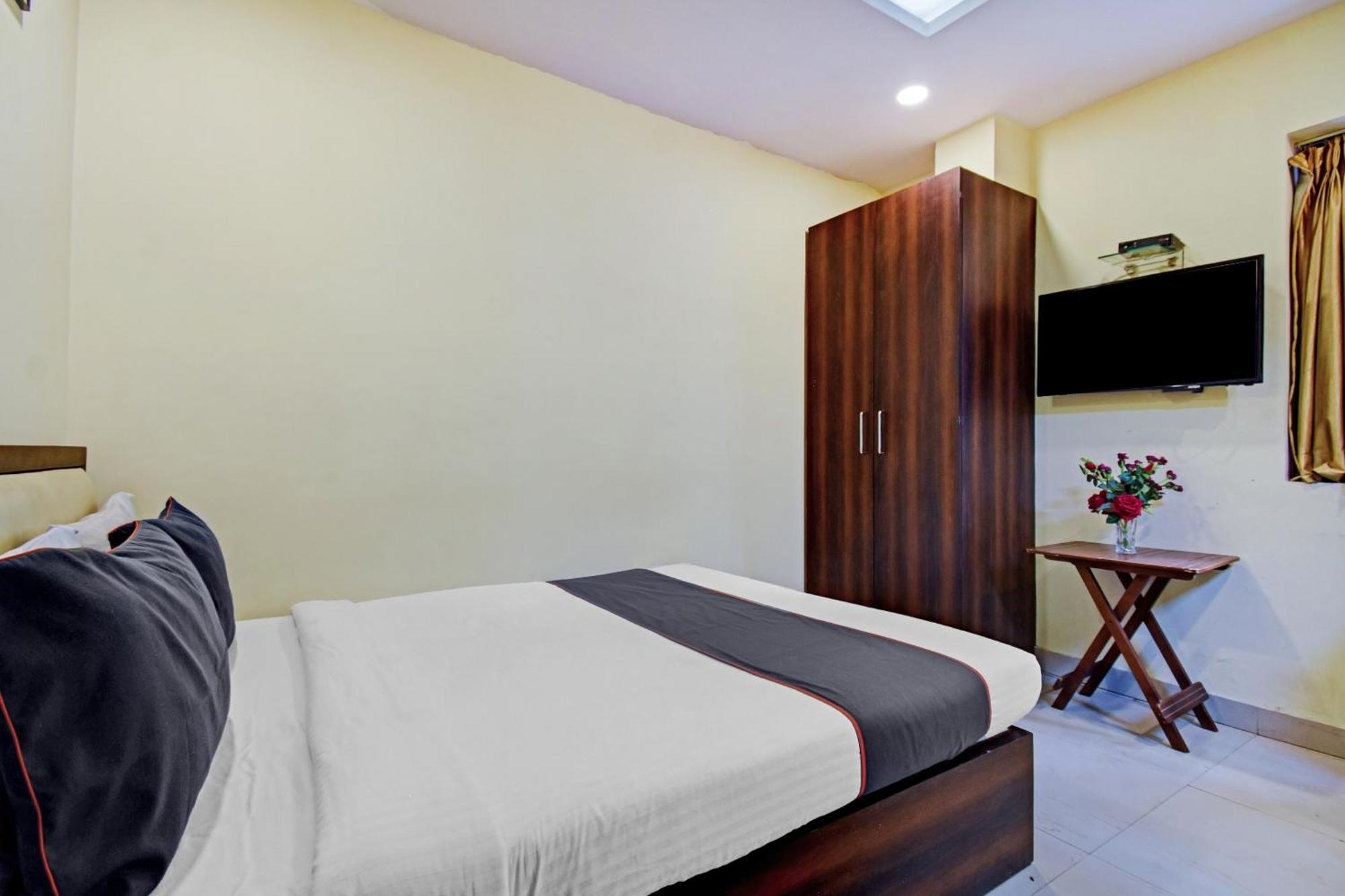 Collection O Motisarai Hotel Колката Екстериор снимка
