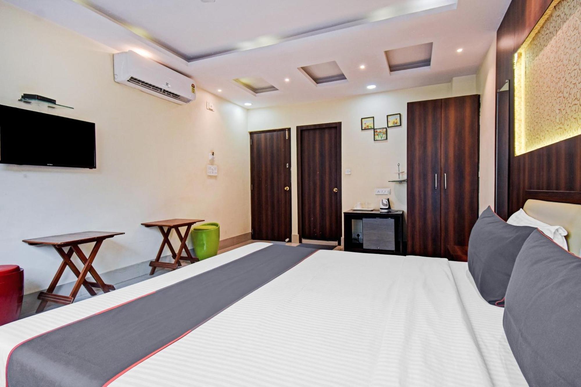 Collection O Motisarai Hotel Колката Екстериор снимка
